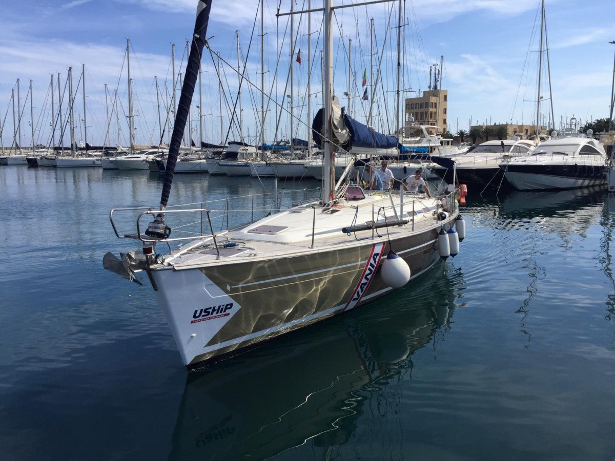 Segelbootfahrt zu den Stränden der französischen Riviera
