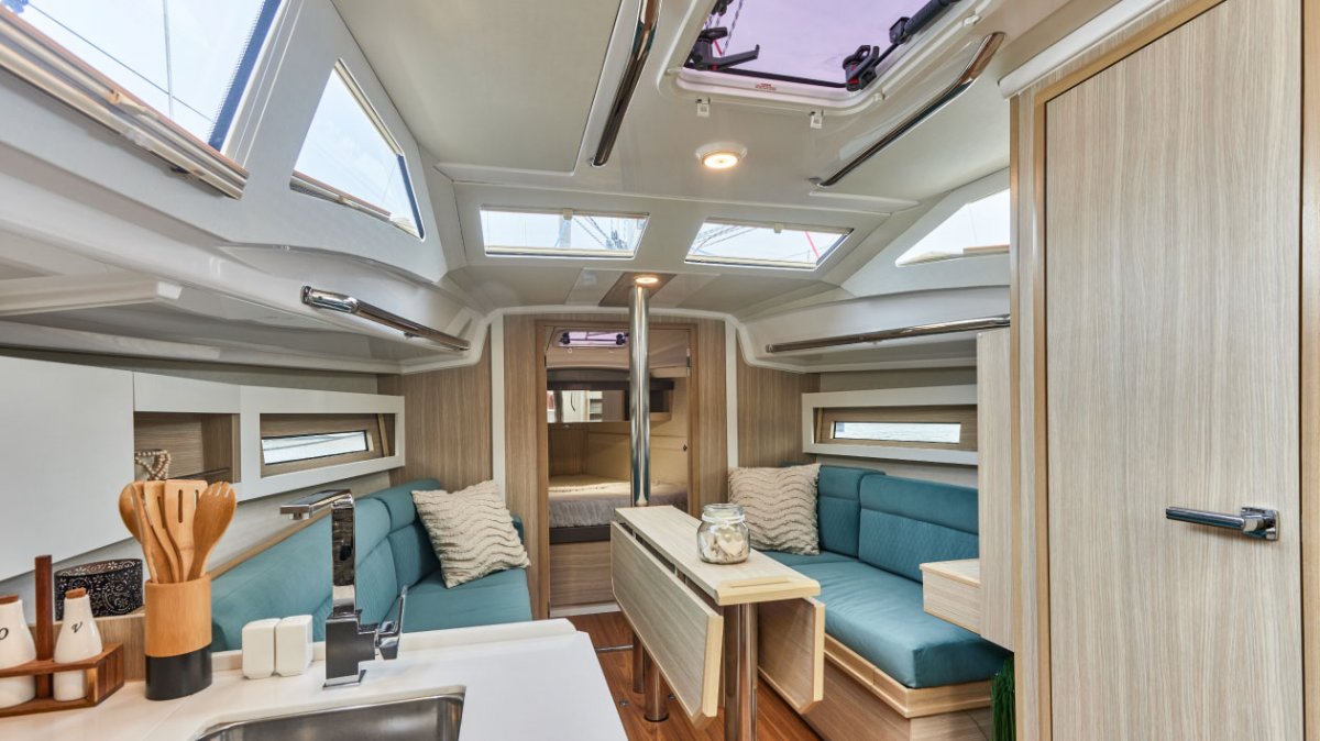 Maxum - 10.68 meters