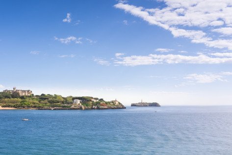 Navega en un espectacular velero por la bahía de Santander