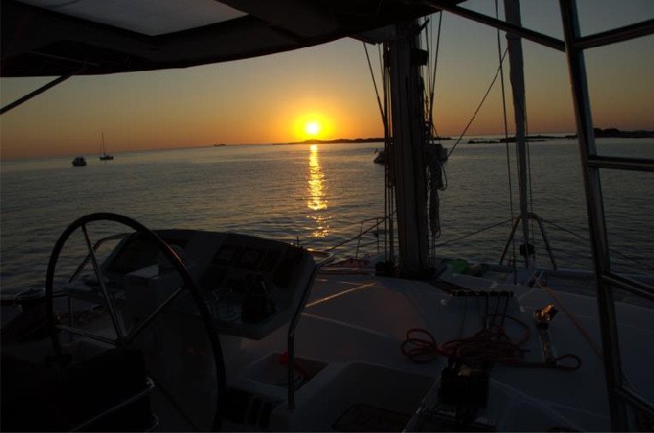 catamarano per estate da malaga a lanzarote