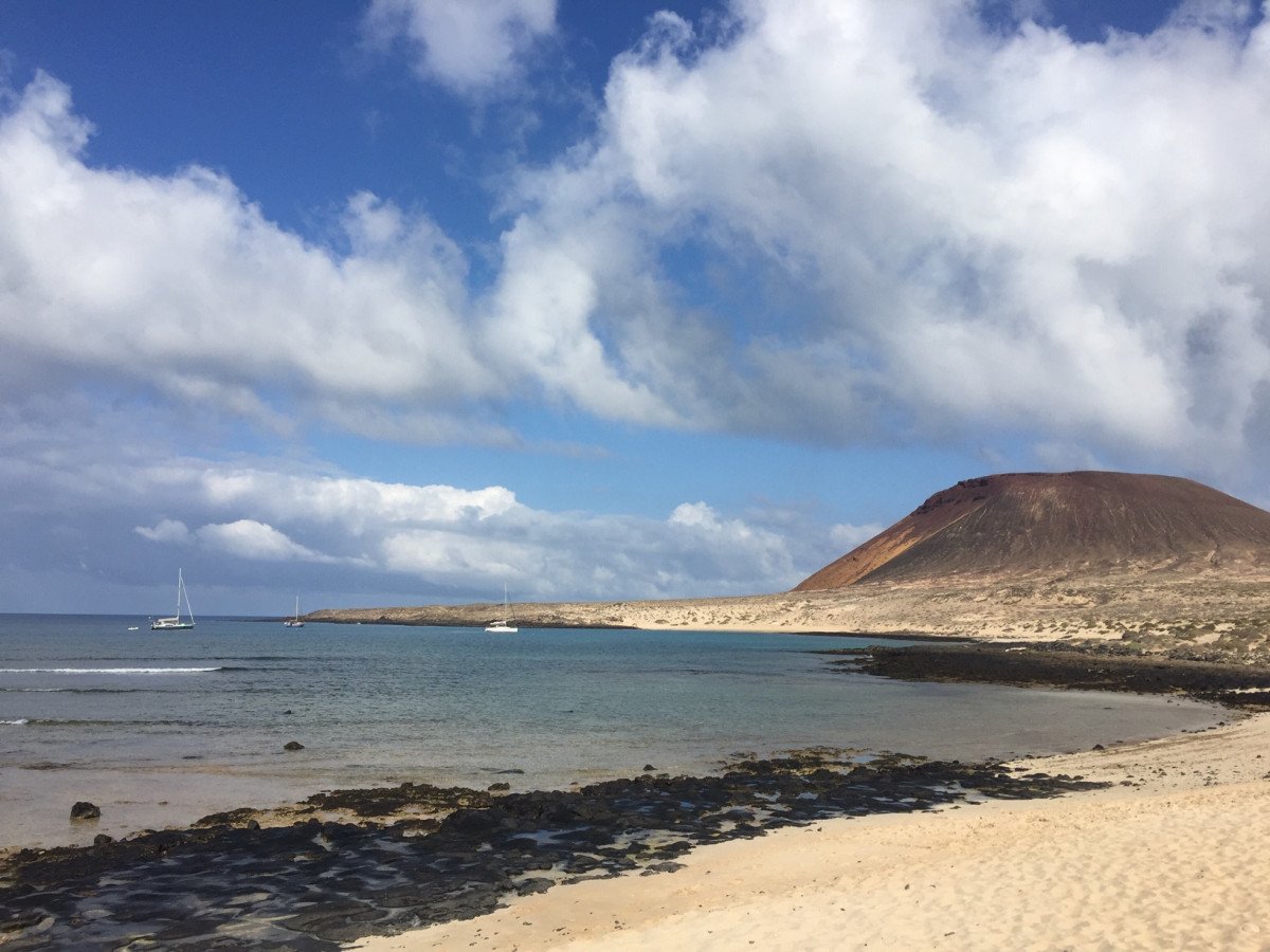 Aprende a navegar en las aguas del Atlántico en una travesía a vela.
