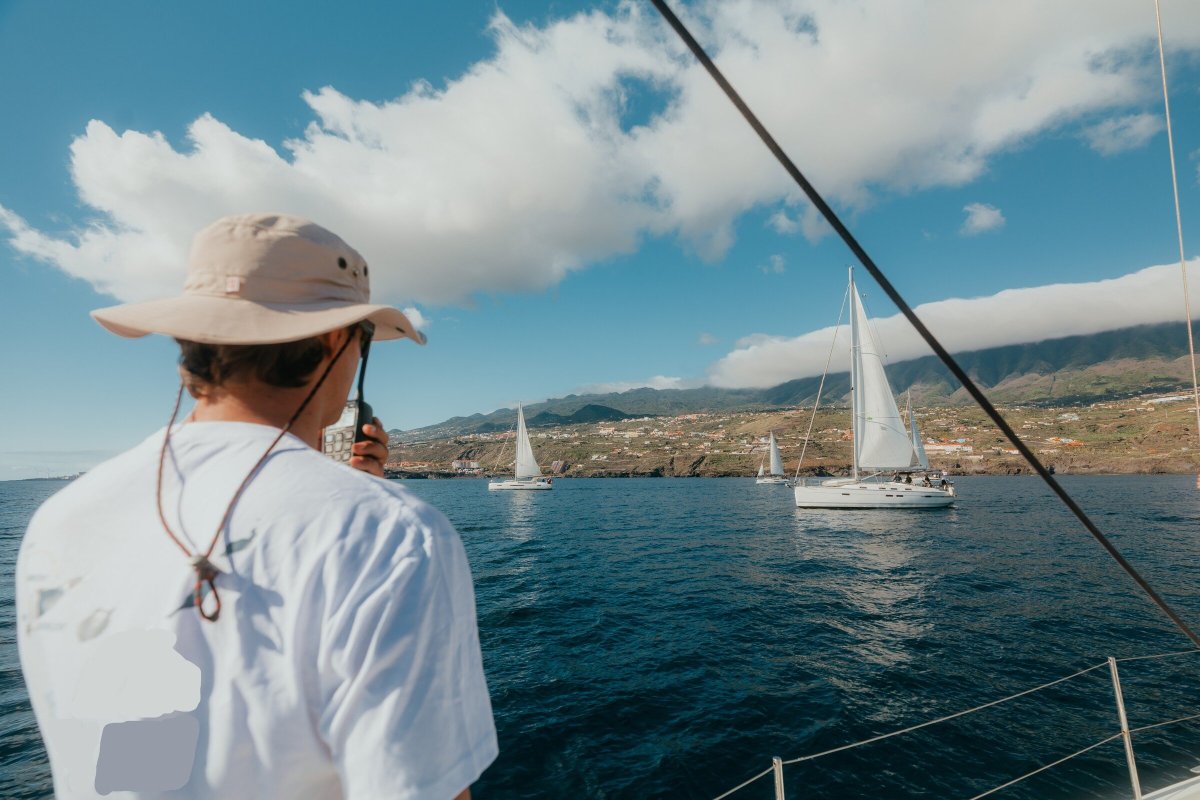 Esplora le Isole Canarie con una gita in barca a vela