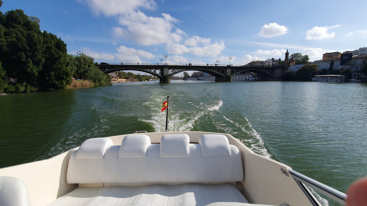 Viaje en lancha por el Guadalquivir