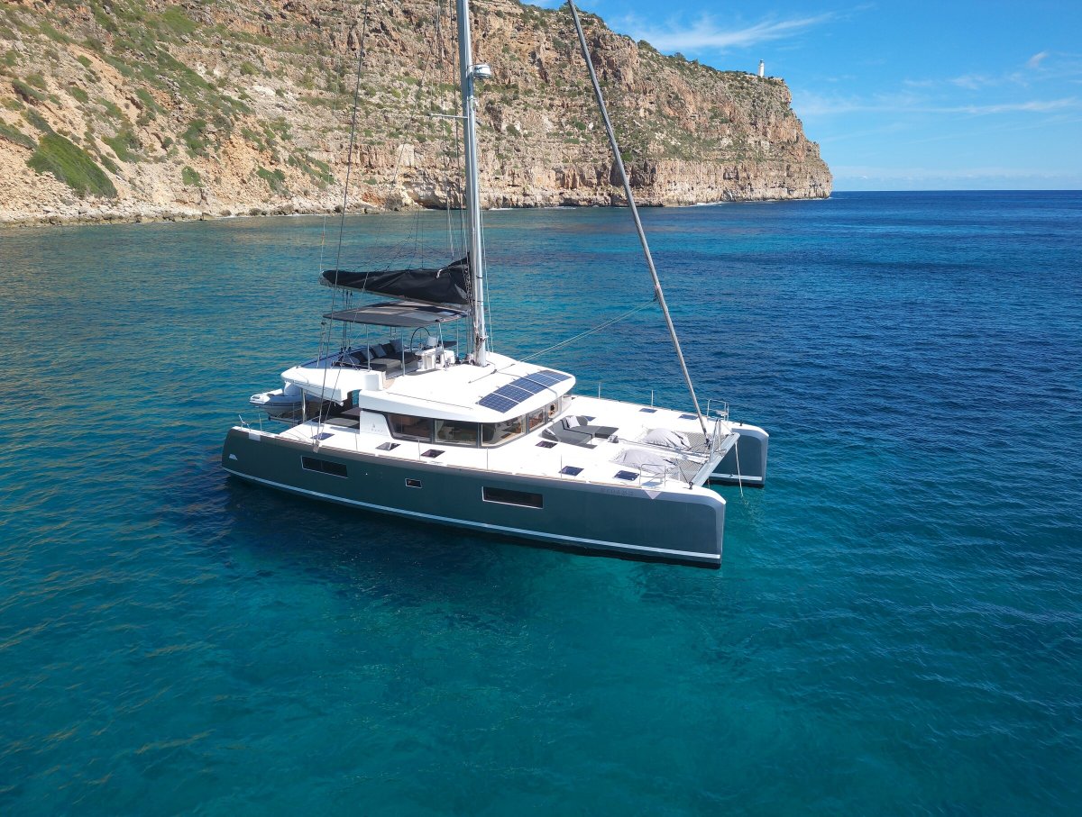 Atlantic crossing to the Caribbean by catamaran