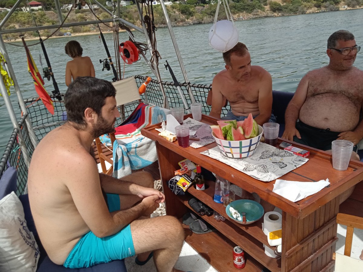 Velero - Tracker - 2 cabinas