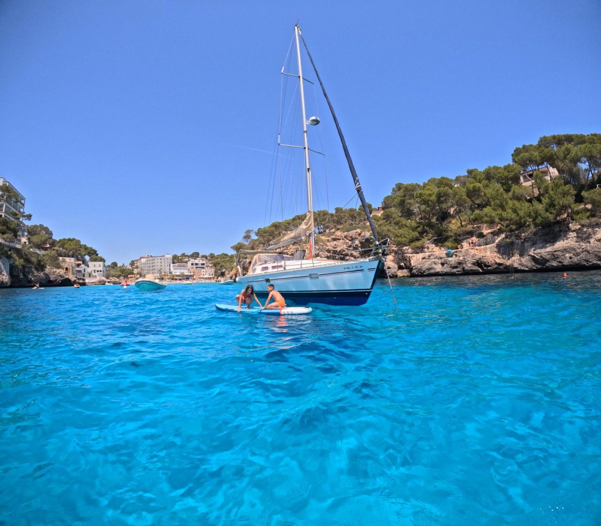 Charter sailing through Mallorca’s picturesque coves