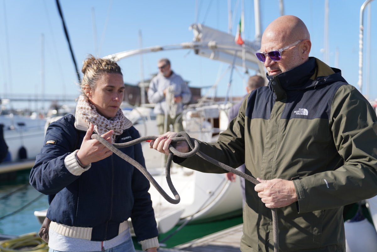 Abenteuer-Segelboottour in der offenen See