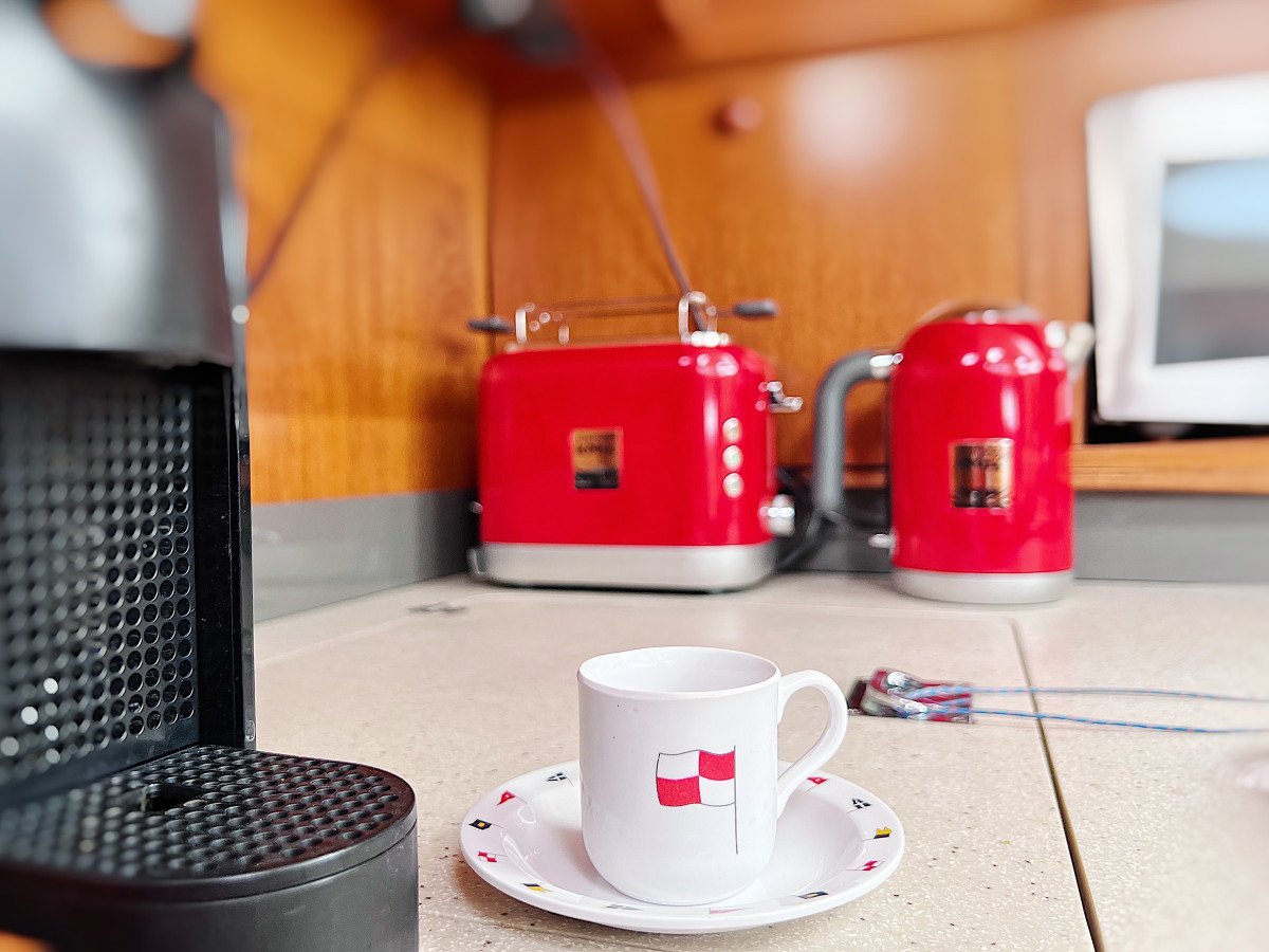 Navigando nell'Atlantico dalle Bahamas alla Spagna