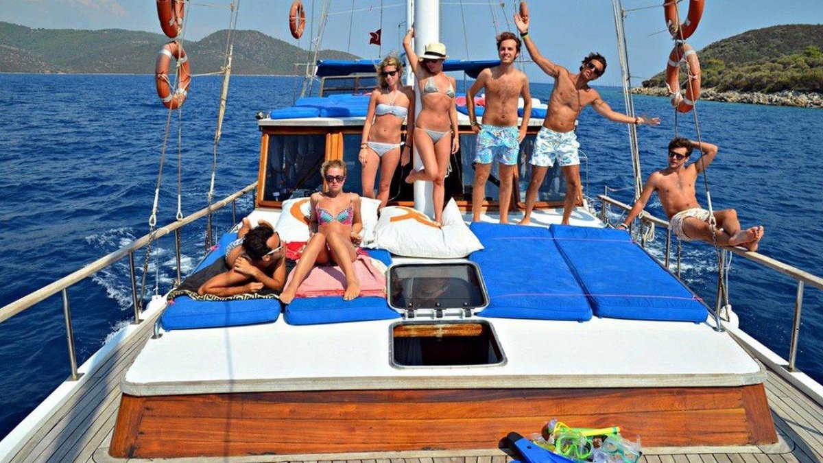 Descubre las islas Dodecaneses en un yate de lujo