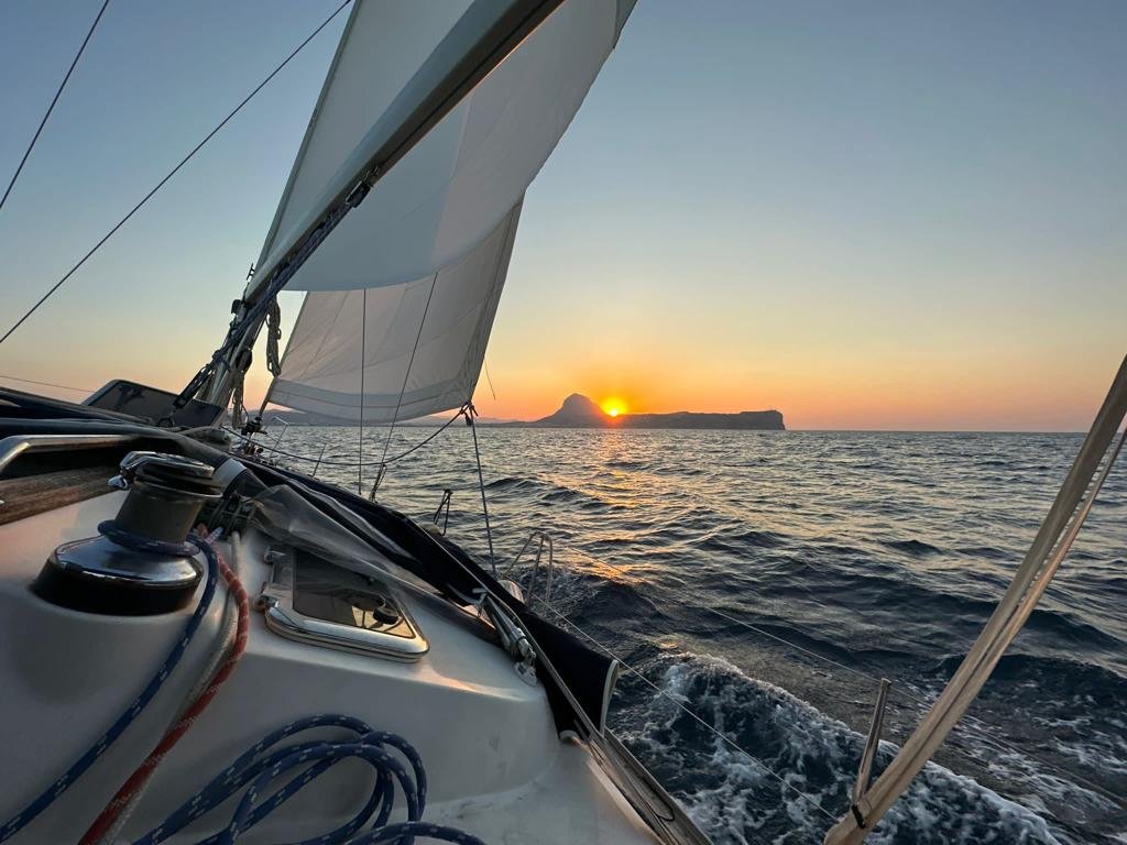 Nachtsegelkurs in der Bucht von Jávea während der Perseiden