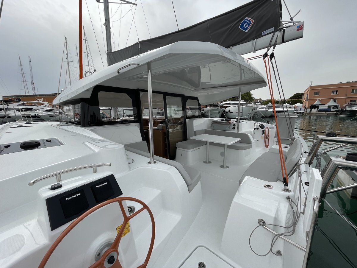 Catamaran - Excess - 11