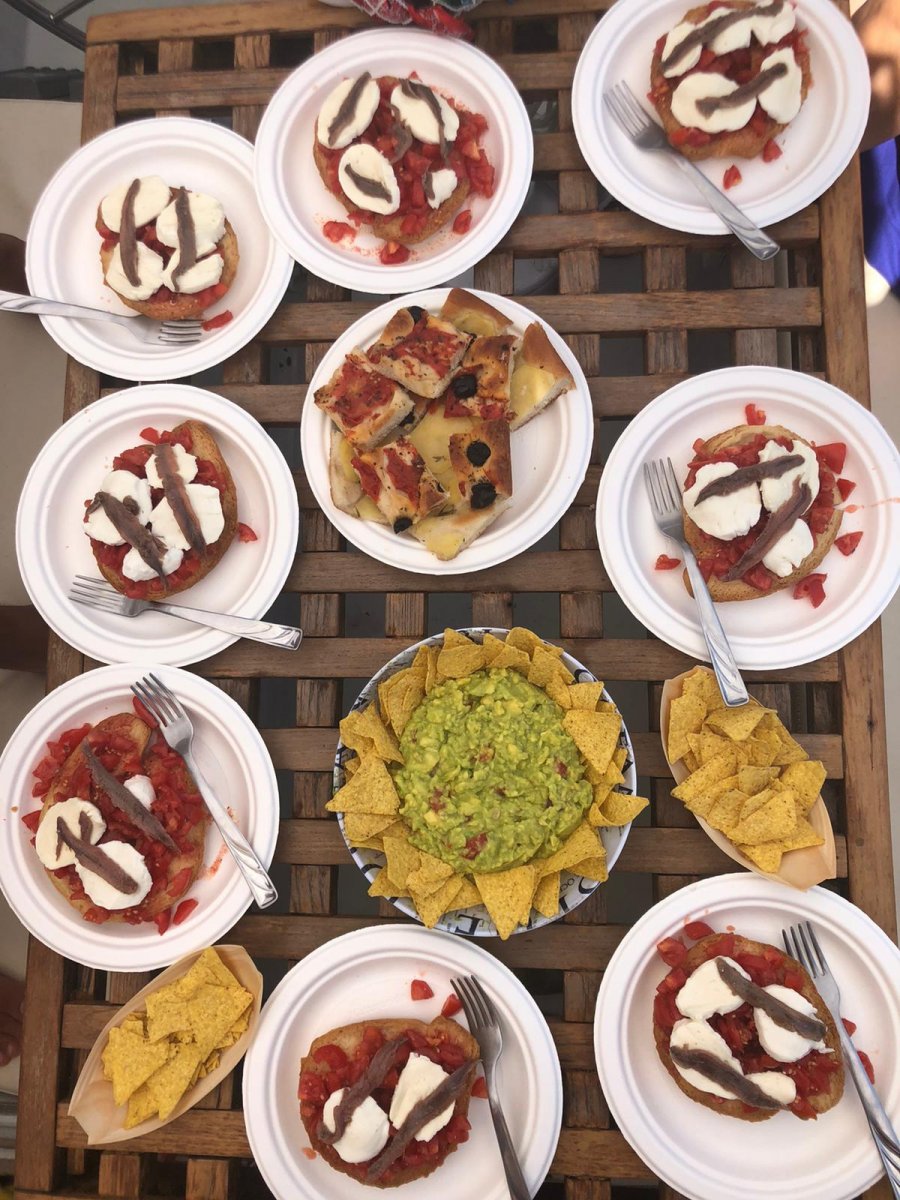 Viaggio in barca attraverso l'isola d'Elba: mare e fiori