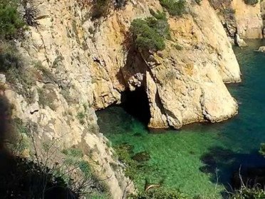 Abfahrt durch die schönsten Buchten der Costa Brava