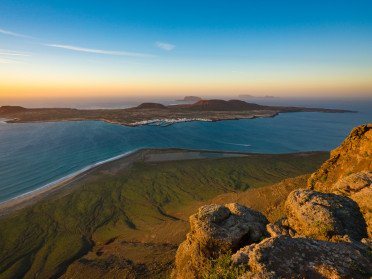 Sailing trip through the islands of Lanzarote, La Graciosa and Fuerteventura