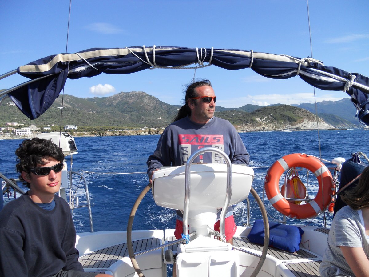 Segelt zwischen den italienischen Inseln