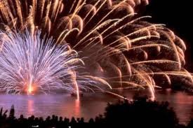 fuegos artificiales desde el mar