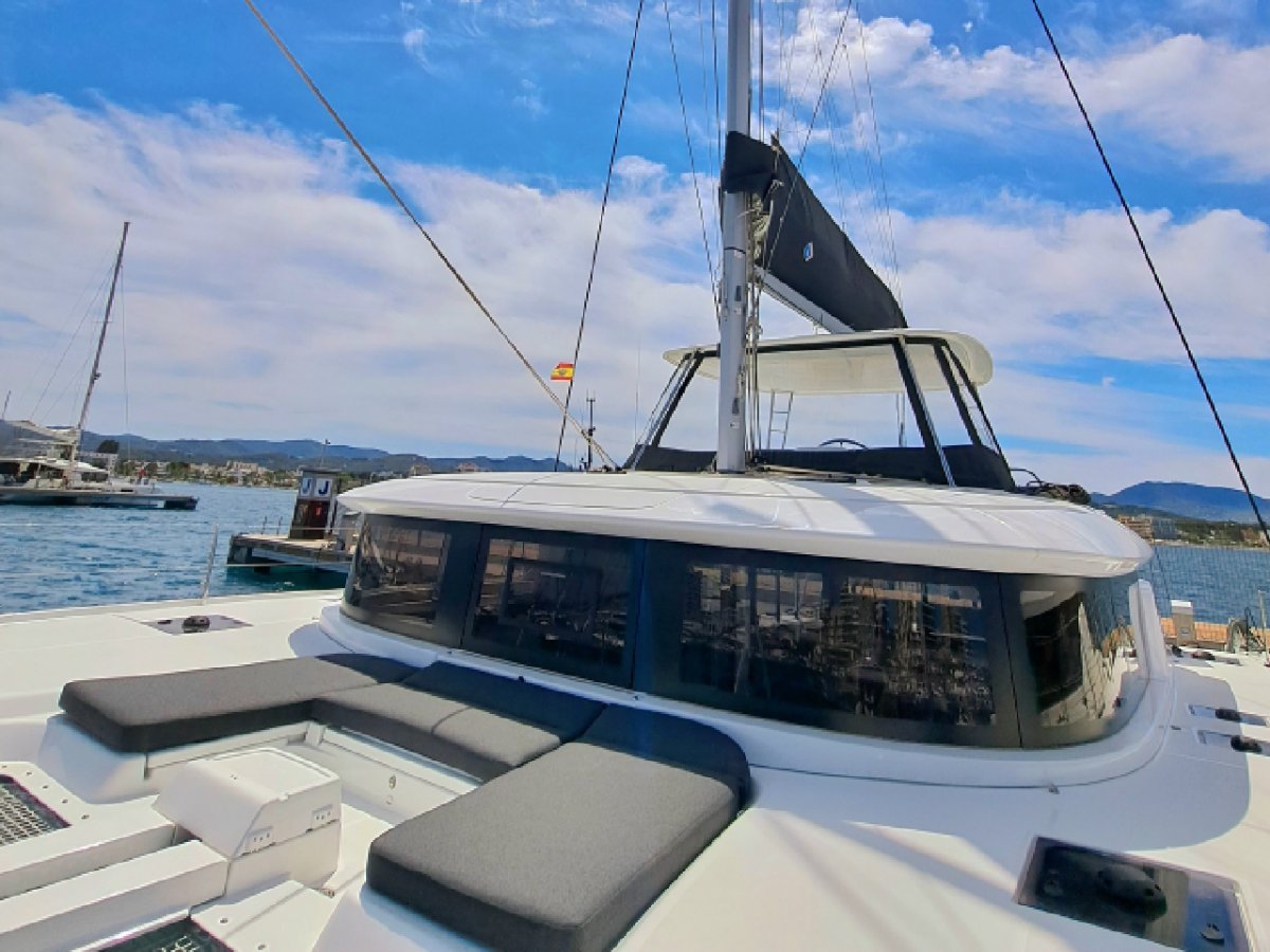 Lagoon - 13.99 meters