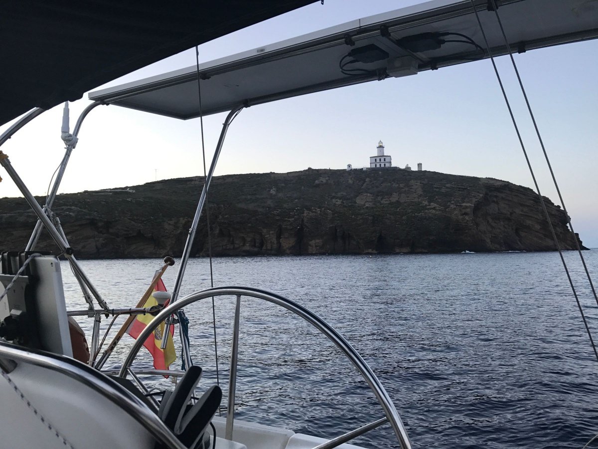 Lernen Sie mit unseren Segelkursen auf einem Boot zu segeln