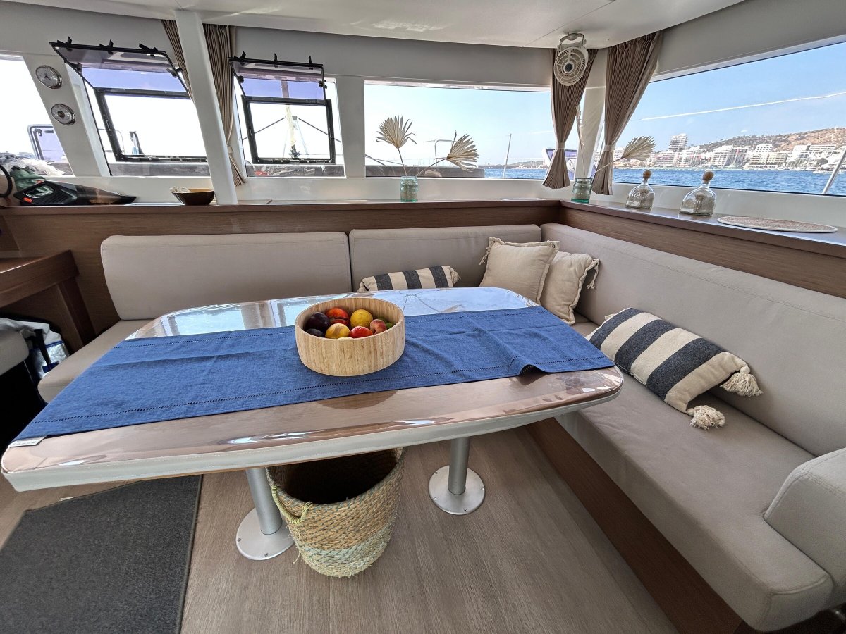 Lagoon 450F Yacht mieten in Ibiza