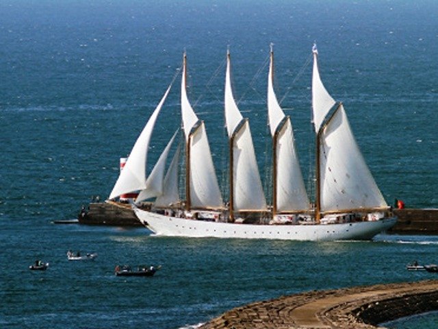 Goditi la bellezza naturale delle Isole Canarie dal mare