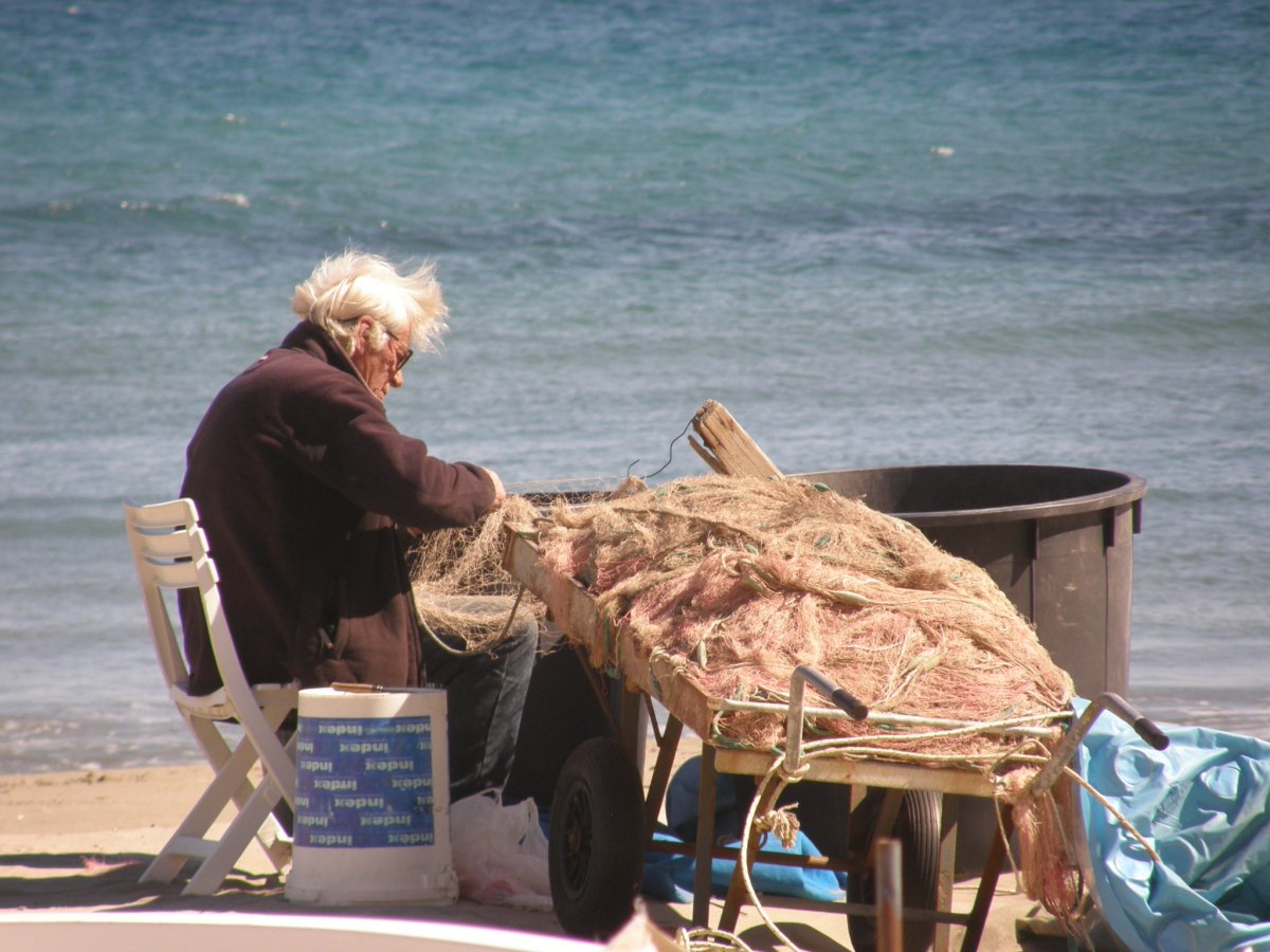 Sail the beaches of Corsica in an overnight tour