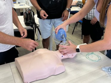 Corso di primo soccorso per marinai a Madrid