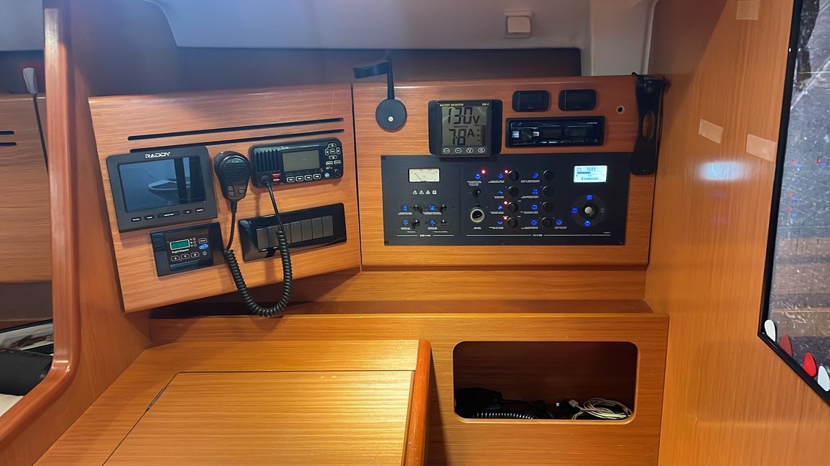 Sailboat - Bénéteau - 4 cabins