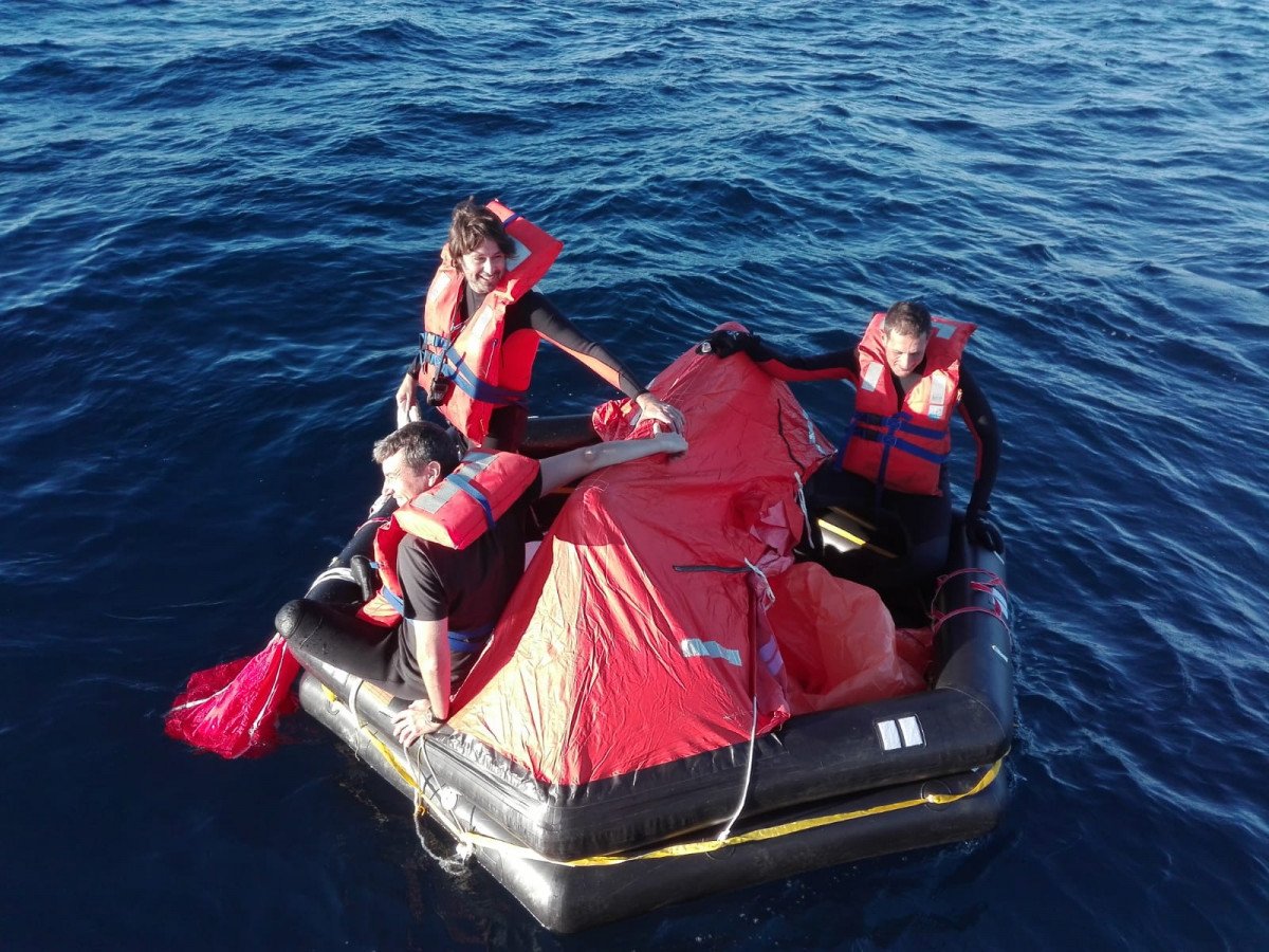 Viaje en barco por la Costa Brava