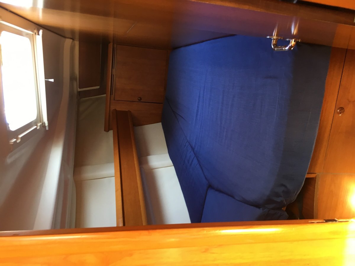 Jeanneau - 8 {{i18n.capacity}}