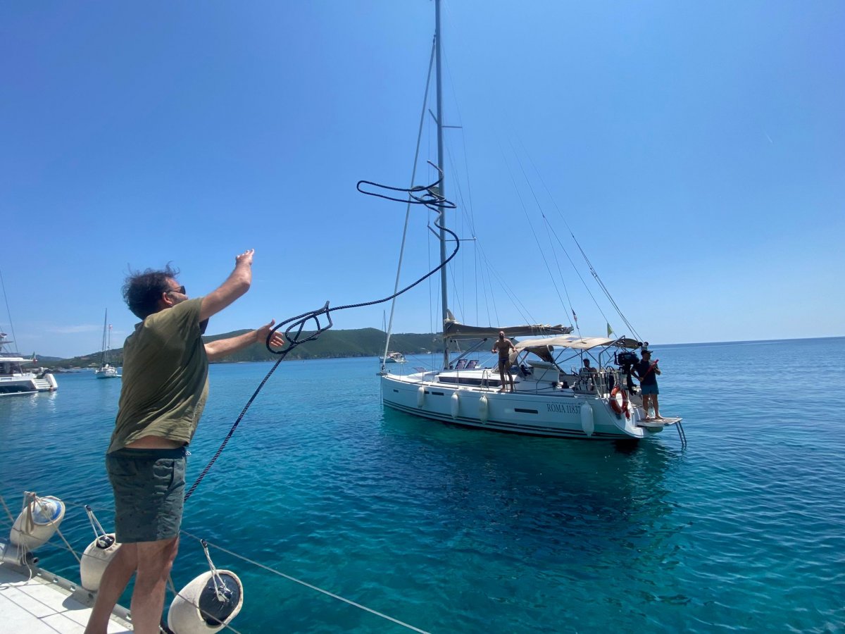 Lernen Sie auf den Inseln Maddalena, Lavezzi und Korsika mit unseren Kursen zu segeln