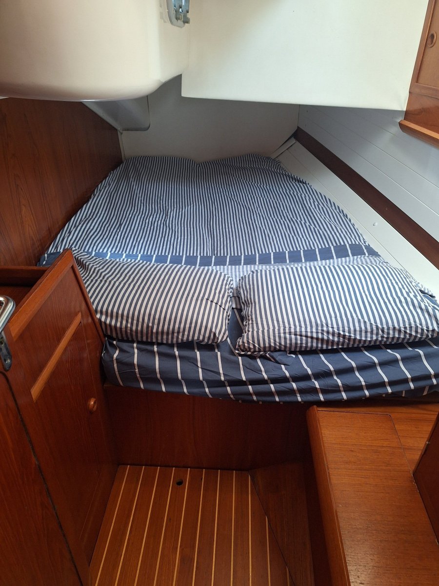 Giornata di navigazione in barca a vela lungo la costa di Minorca