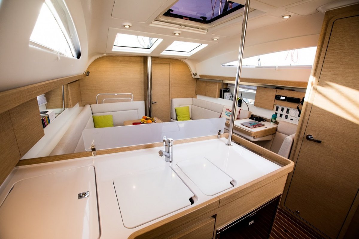 Sailboat - Elan Marine - 2017