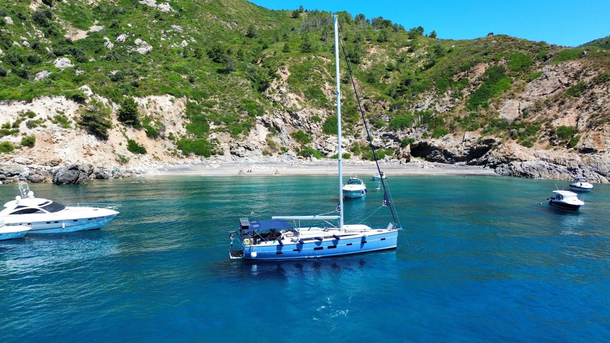 Segelboote im Süden Korsikas