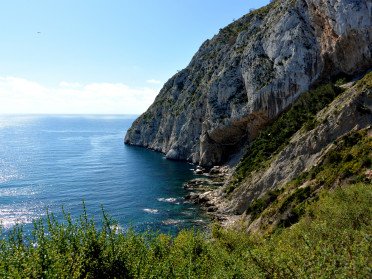 Scopri le scogliere di Toix dal mare
