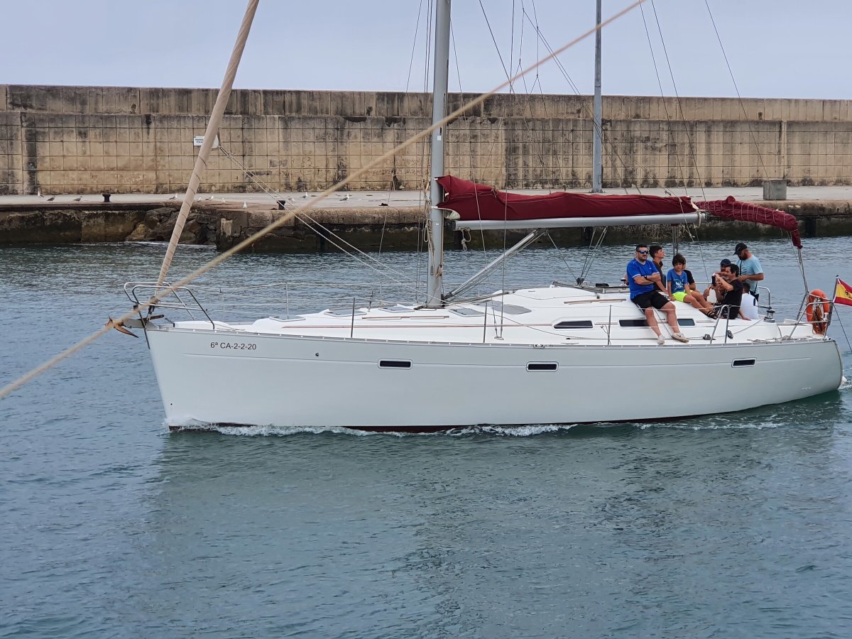 Sailing experience across the Atlantic Ocean