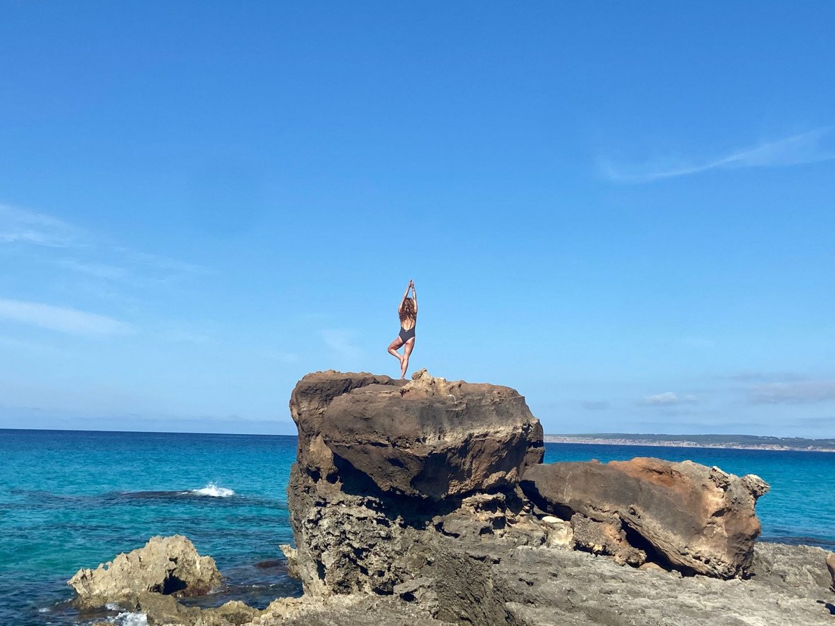 Viaggio in barca a vela e yoga a Minorca, andata e ritorno da Barcellona