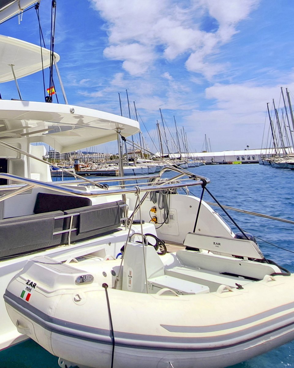 Discover Ibiza's beautiful coves by boat