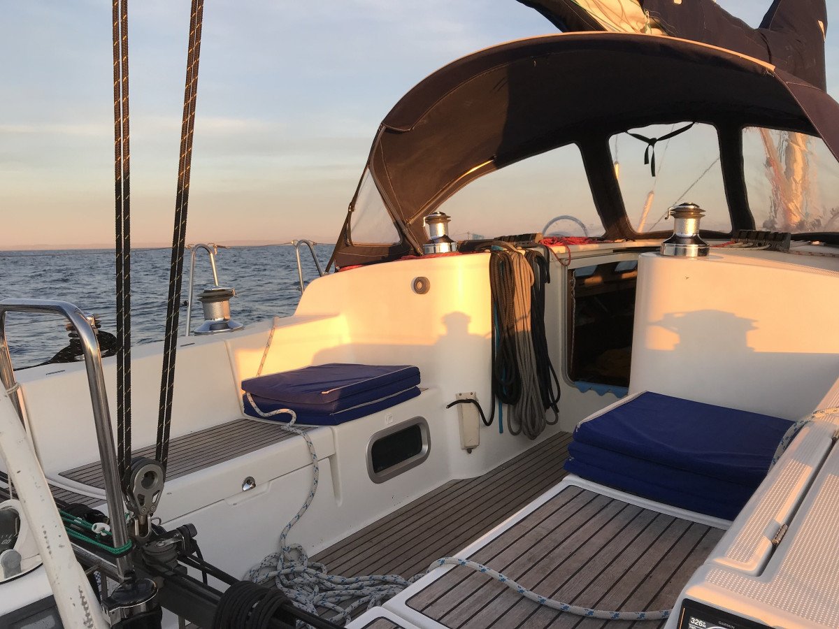 Sailboat - Bénéteau - 14.5 meters