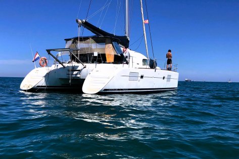 Navega a bordo de un fantástico catamarán en Ibiza y Formentera