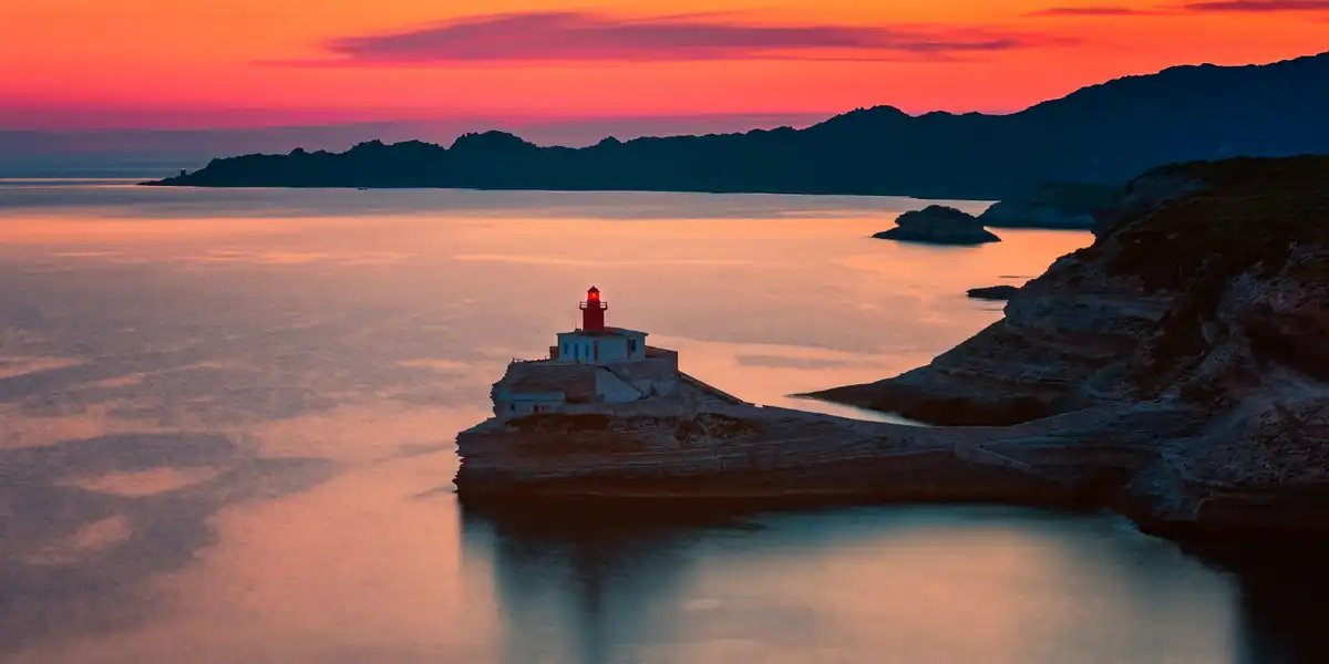 Corso di navigazione nel sud della Corsica