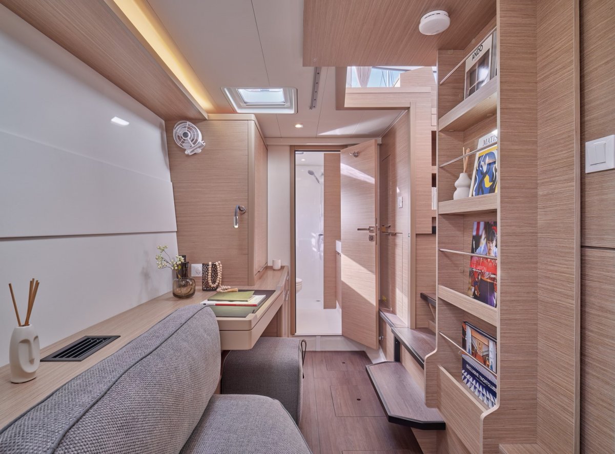 Lagoon - 10 personas