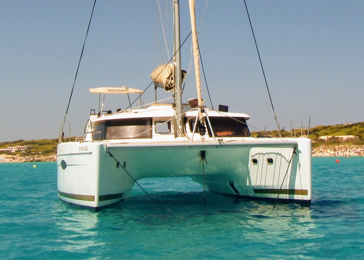 Catamarán - Fountaine - 2015