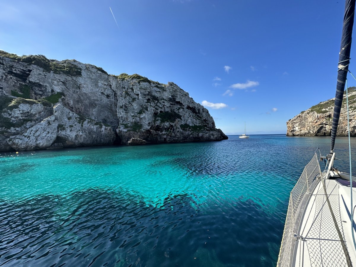 Aprender a navegar en las aguas azules del Mediterráneo