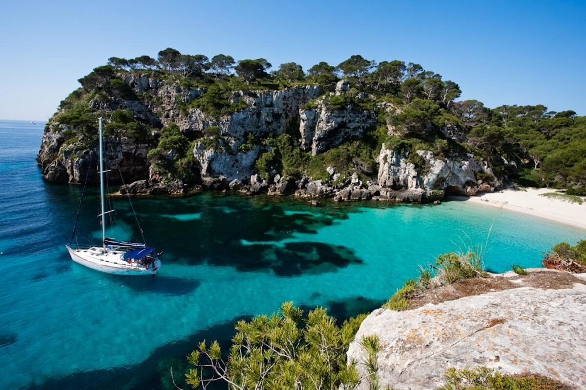 Beginner Sailing Course in Menorca