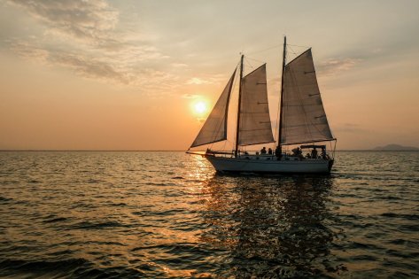 Puesta de Sol exclusiva navegando en velero clásico en La Manga del Mar Menor