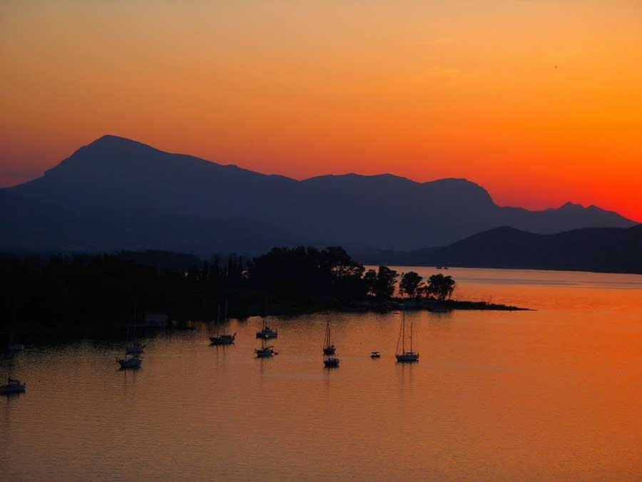 travel by ancient ship greece