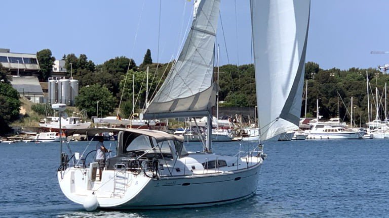 Sailboat - Bénéteau - 2012