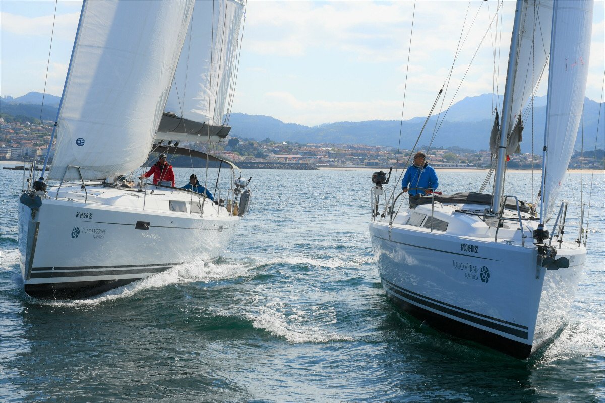 Learn to sail in Baiona