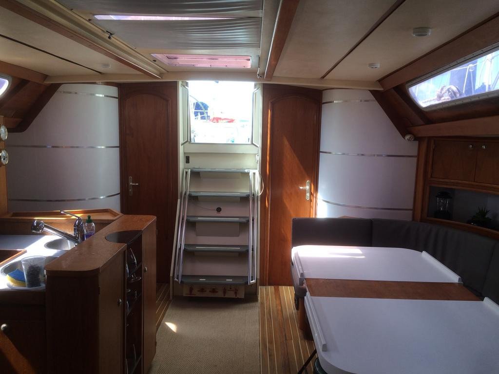 Sail with experienced professionals