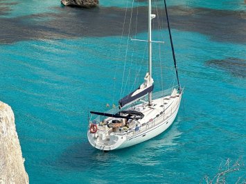 Navega en velero por Menorca, un paraíso en Semana Santa